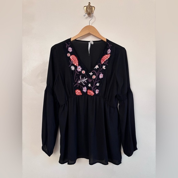 NY Collection Dresses & Skirts - NY Collection Black Long-Sleeve V-Neck Dress